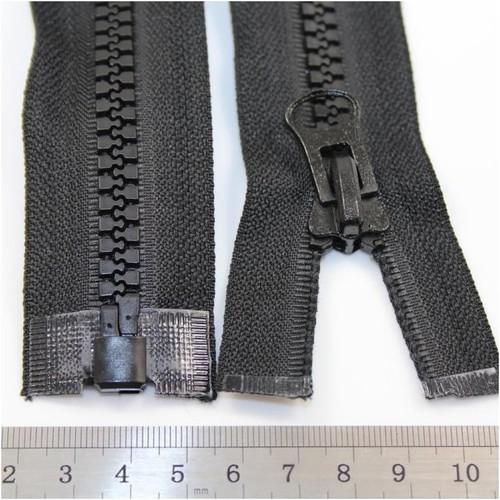 Black chunky zip - zip, open